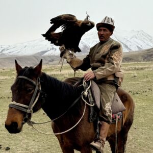 EmotionPlanet-Voyages-Asie-Kirghizistan-chasseur-aigle