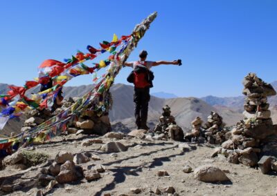 EmotionPlanet-voyages-Asie-Inde-Ladakh-paysage-montagnes-drapeaux-David