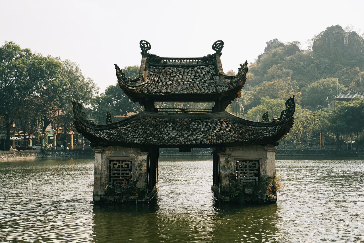 Emotion-Planet-voyages-Asie-Vietnam-pagode-Hanoi