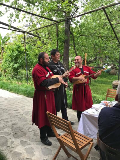 EmotionPlanet-voyages-Europe-Georgie-ChanteurTika