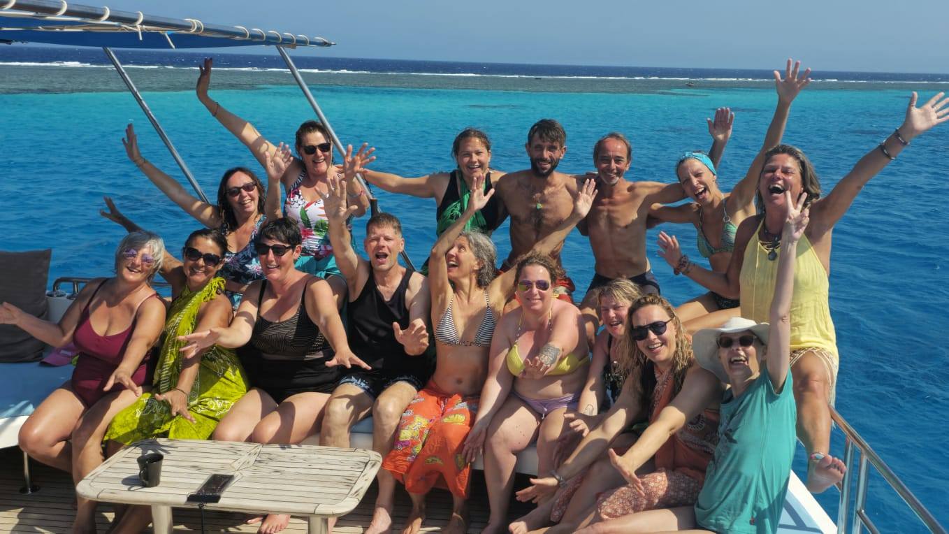 Emotion-planet-voyage-nage-dauphin-son-vibratoire-joie-groupe