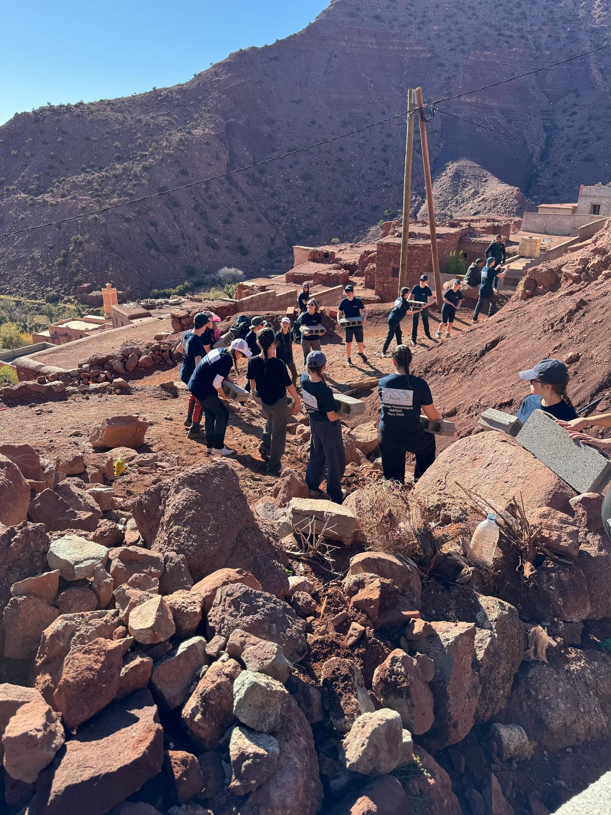 Emotion Planet Maroc Atlas Désert voyage scolaire solidaire humanitaire atlas berbere construction