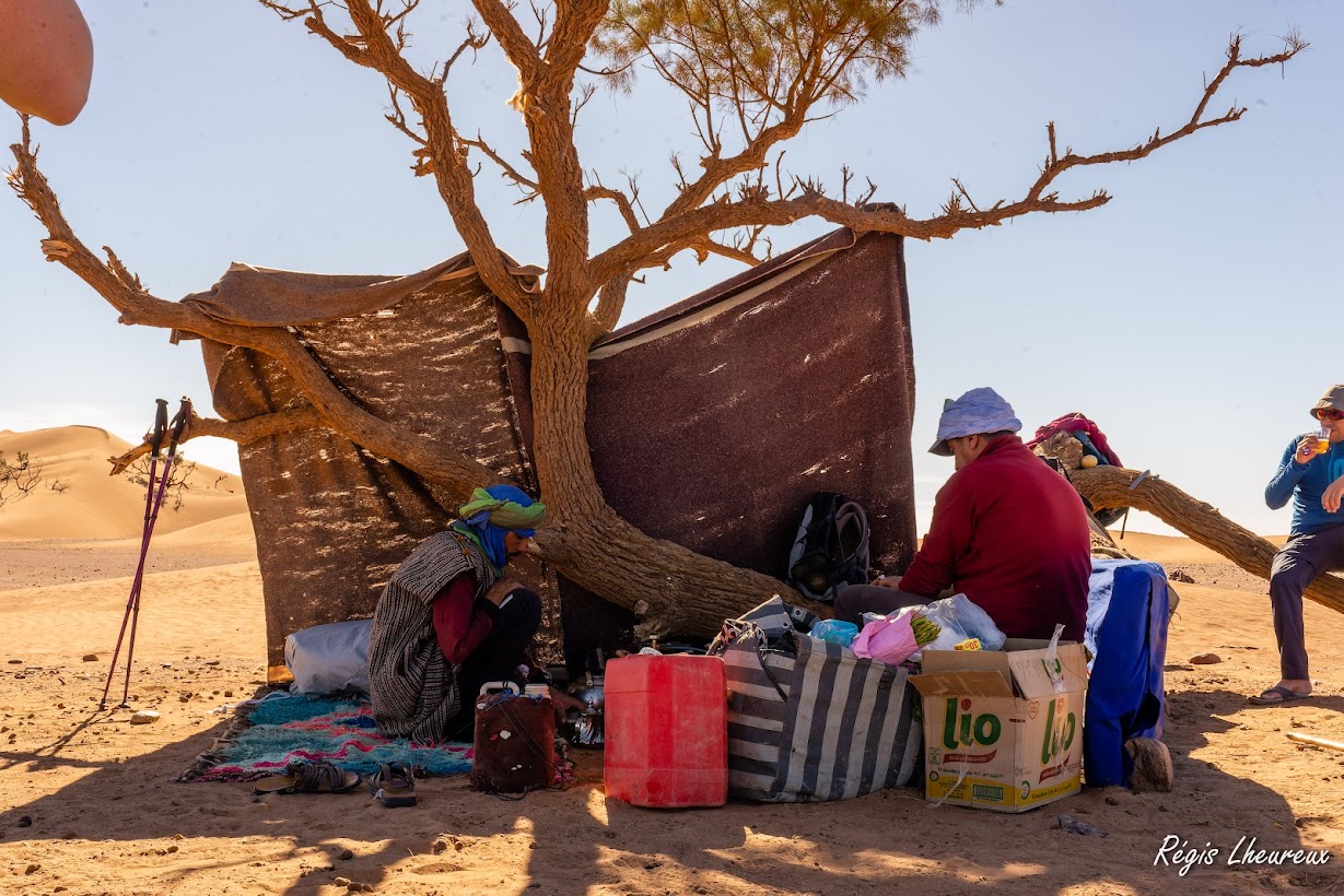Emotion Planet Maroc Atlas Désert voyage scolaire solidaire humanitaire trek sahara.jpeg