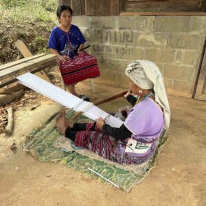 EmotionPlanet-voyages-Asie-Thailande-Pen-homestay-femmes-locales-tissage