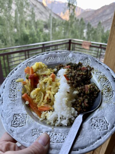 Emotionplanet-voyages-Asie-Inde-Ladakh-méditiation-repas-local