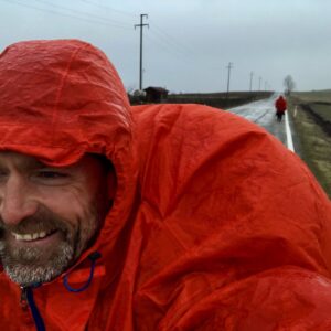 Emotion planet voyage vers soi lent à pied nature pluie