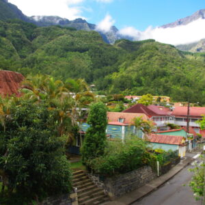 Emotion-Planet-voyage-ecotourisme-immersion-La-Reunion-Hell-Bourg