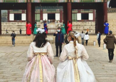 EmotionPlanet-Voyages-Immersion-ecotourisme-Asie-Corée-temple-tenues-traditionnelles